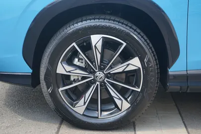 Car image 27
