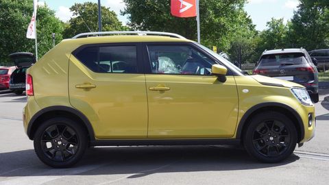 Car image 4