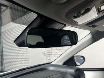 Car image 33