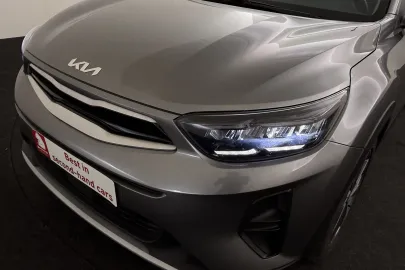 Car image 26