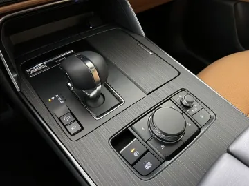 Car image 32