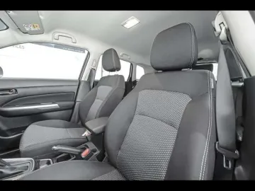 Car image 15