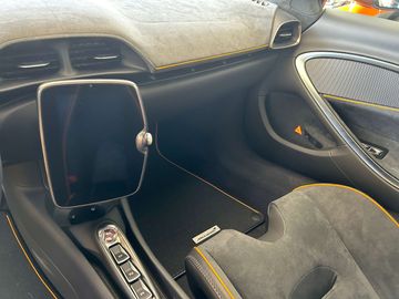 Car image 21