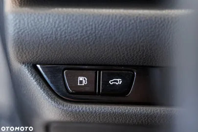 Car image 40