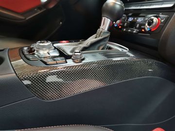 Car image 37