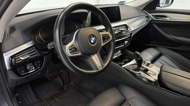 BMW 530i xDrive Luxury Line 185 kW image number 10