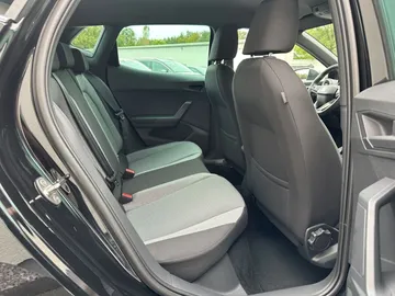 Car image 34