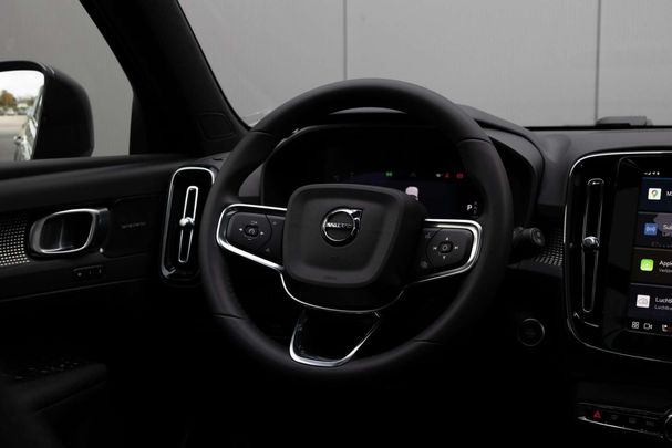 Volvo XC40 B3 Ultra Dark 120 kW image number 24