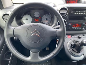 Car image 11