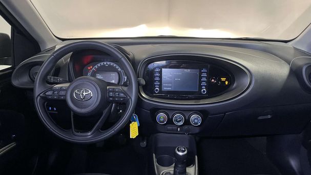 Toyota Aygo X 1.0 VVT-i 53 kW image number 3