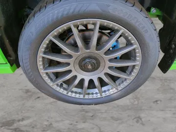 Car image 11