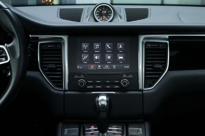 Car image 37