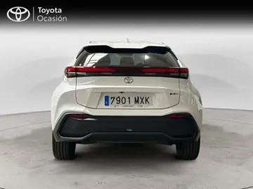 Car image 3