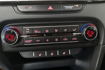 Car image 37