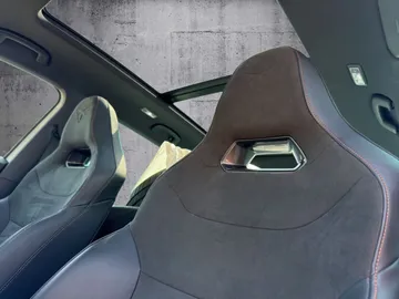 Car image 33