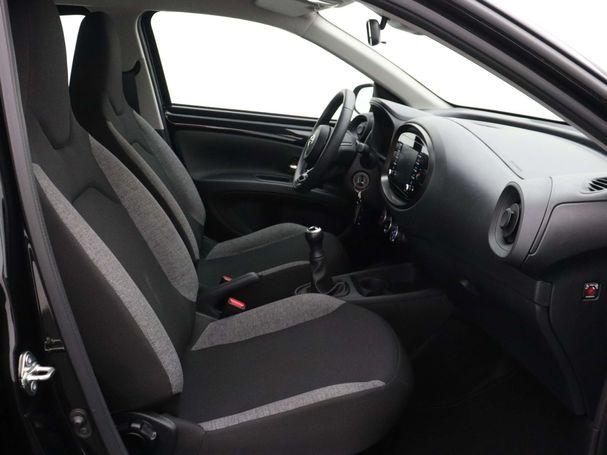 Toyota Aygo X 1.0 VVT-i 53 kW image number 30