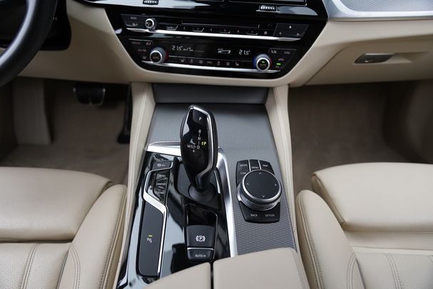 BMW 520d Touring xDrive 140 kW image number 18