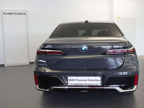 BMW i7 xDrive60 400 kW image number 6