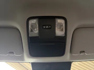 Car image 32