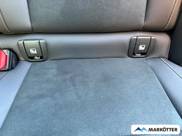 Car image 36