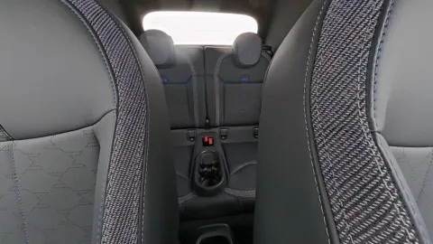 Car image 26