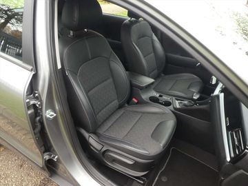 Car image 30