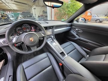 Car image 26