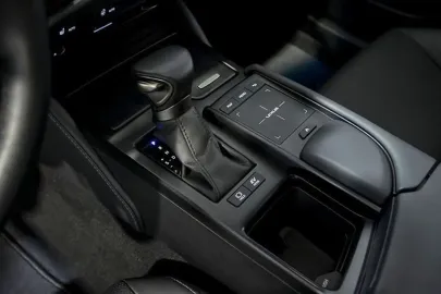 Car image 35