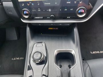 Car image 33