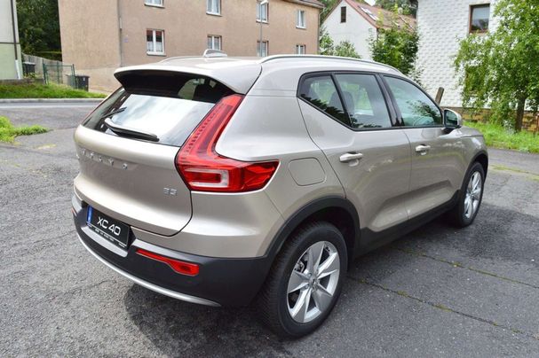 Volvo XC40 B3 Core DKG 120 kW image number 9