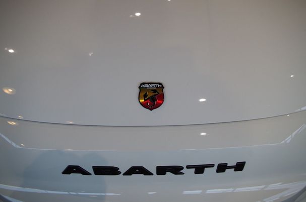 Abarth 500C e 114 kW image number 12