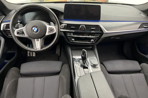 BMW 520d xDrive 140 kW image number 13