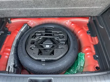 Car image 35