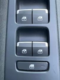 Car image 40