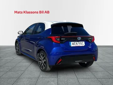 Car image 4