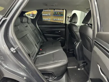 Car image 23
