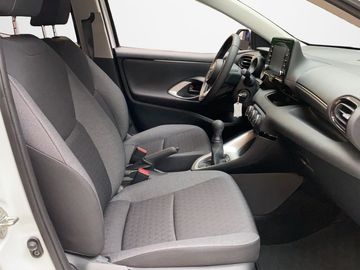 Car image 15