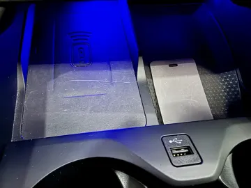Car image 49