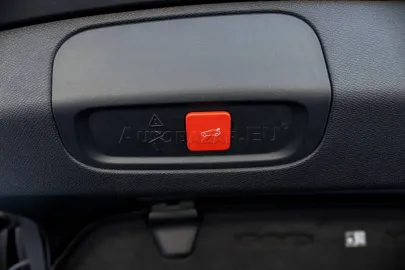 Car image 49