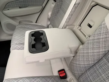 Car image 42