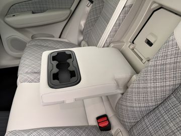 Car image 42