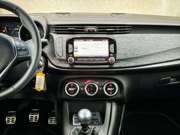 Car image 24