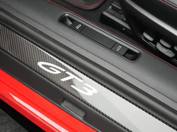 Car image 36