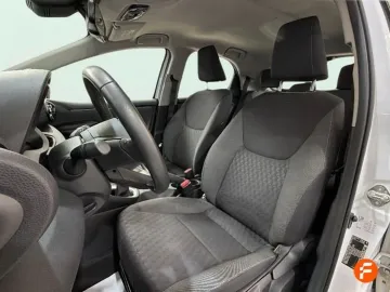 Car image 27