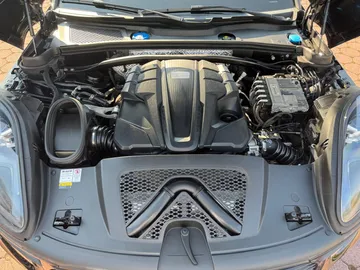 Car image 36