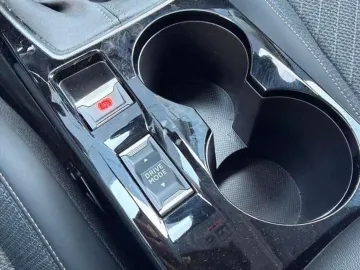 Car image 35