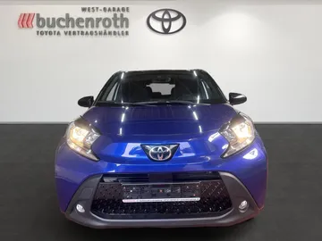 Car image 3