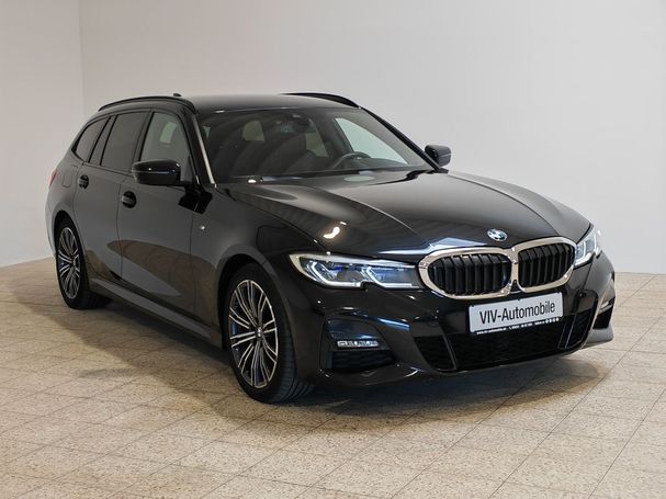 BMW 320d Touring M Sport 140 kW image number 2