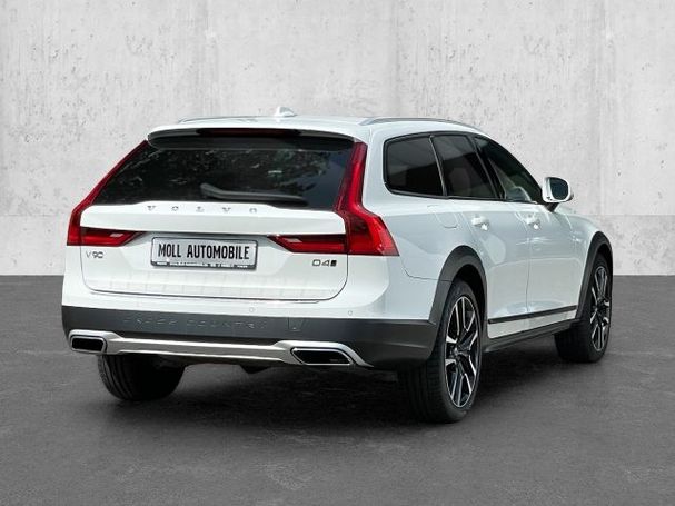 Volvo V90 Cross Country D4 AWD Pro 140 kW image number 2