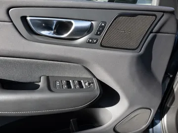 Car image 46